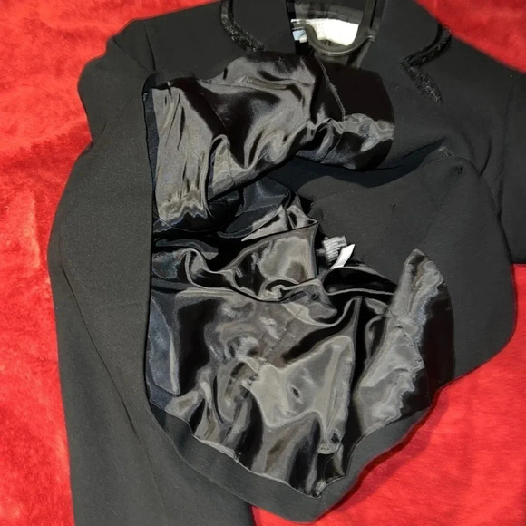 Tahari Satin bow trim triple breasted Crepe blazer Sz 6 petite - Picture 15 of 16